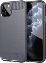 Cadorabo Hoesje geschikt voor Apple iPhone 11 PRO in BRUSHED GRIJS - Beschermhoes van flexibel TPU siliconen in roestvrij staal-carbonvezel look Case Cover