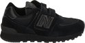 Zwarte New Balance sneaker met klittenbandsluiting en logo 'N' op de zijkant.