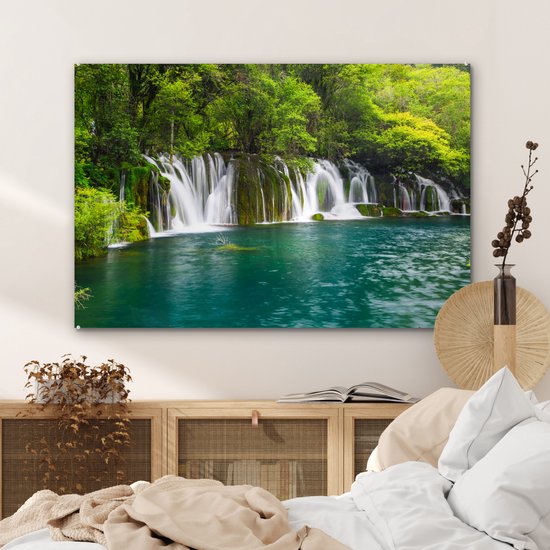 Nature verdoyante au-dessus des chutes d'eau dans le parc national d'Erawan Plexiglas 120x80 cm - Tirage photo sur verre (décoration murale en plexiglas)