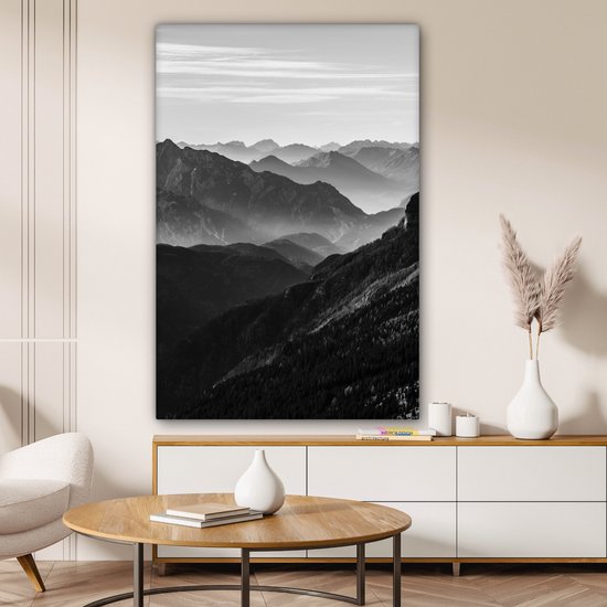 Canvas schilderij 90x140 cm - Wanddecoratie Bergen - Natuur - Mist - Muurdecoratie woonkamer - Slaapkamer decoratie - Kamer accessoires - Schilderijen