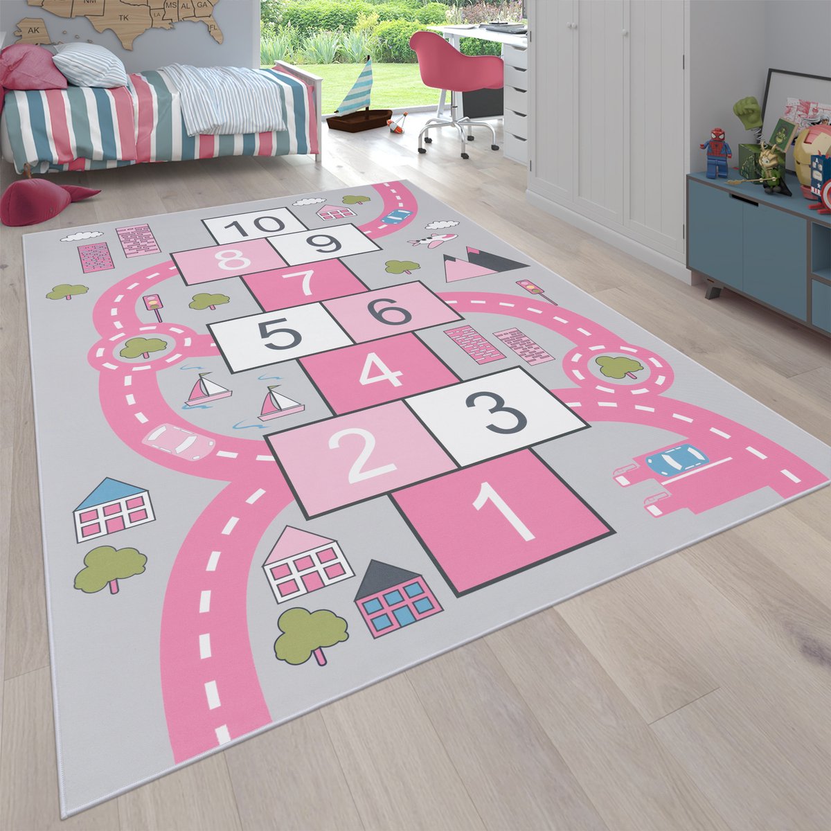Flycarpets Binola Kindervloerkleed Roze / Grijs - 140x200 cm - Hinkelspel Speelkleed / Speelmat Auto - Laagpolig Vloerkleed Kinderkamer