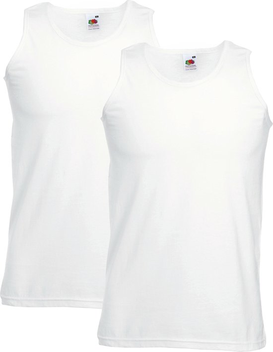 Twee witte Fruit of the Loom tanktops met ronde hals.