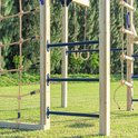 Houten klimrek met touwnet, ladders, ringen en optrekstangen.