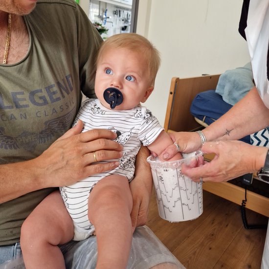 Handenbeeld - Handafdruk - Gipsafdruk - GipsHanden - Hand - 3D - Compleet Pakket bestaat uit 300 gram Casting Mix Poeder & 750 gram Gips - Bodycasting - Extensso® - Gipsafdruk - Alginaat - Een herinnering - Hobby Pakket - Bodycasting - Handbeeld van Extensso® — afbeelding 3