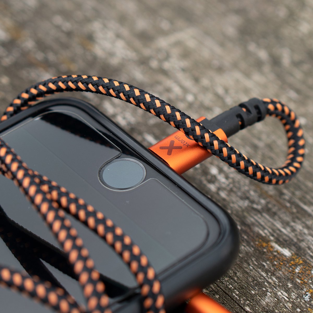 Xtorm Rugged Powerbank 40.000 mAh met Noodzaklamp - afbeelding 2