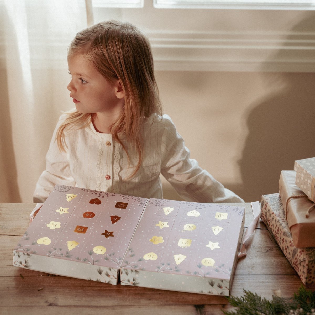 Little Dutch Adventskalender met armbandjes, bedels en stickers - 24 vakjes - Knutselen - Speelgoed kinderen - Voor meisjes – foto 8