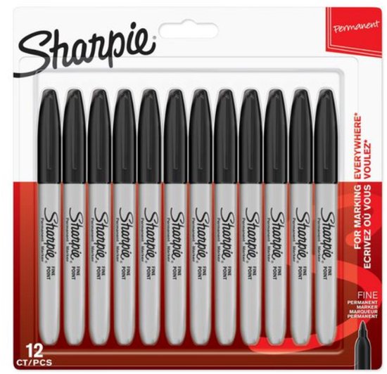 Een pak met 12 zwarte Sharpie pennen met fijne punt, verpakt in doorzichtige plastic verpakking.
