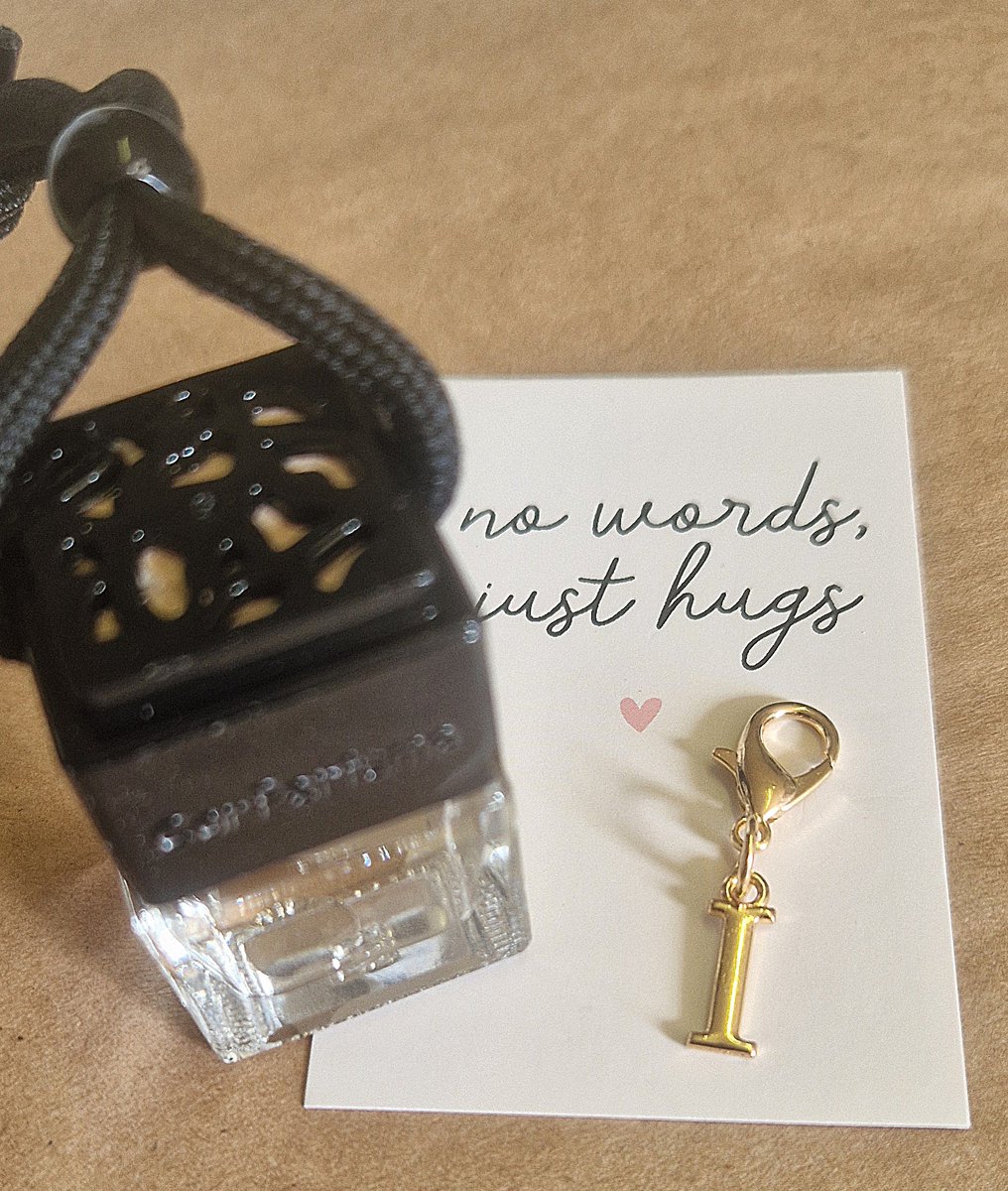Autoparfum LUXOR by LETTER - I - Pockethug - 8 ml - Auto parfum | Car perfume | Autogeur | Autogeurtje | Parfum auto | Auto luchtje | Autoparfum houder | Autogeurtje | Autogeur | Car Perfume | Luchtverfrisser | Moederdag | Vaderdag | Vaderdag cadeau