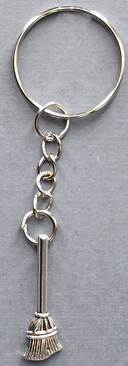 bezem sleutelhanger