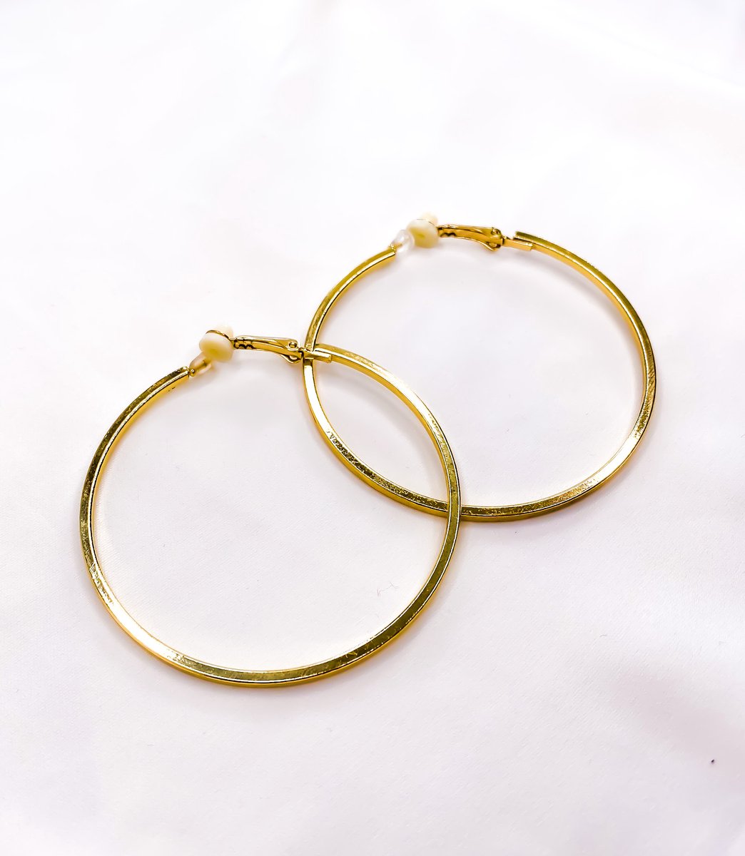 Klipoorbellen.com - Fancy Hoops - GOUDKLEURIG - ringen - zonder gaatjes - Klipoorbel - oorbel zonder piercing - Clipoorbel - Klipoorbellen.nl - Nepoorbel - Klemoorbel