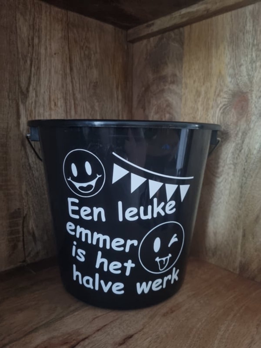 Cadeau emmer Een leuke emmer is het halve werk. Bouwemmer 12 Liter