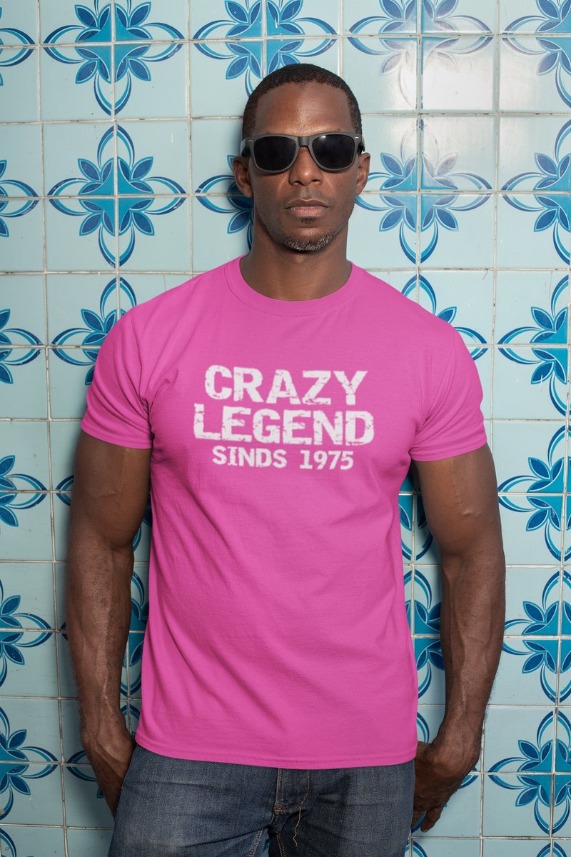 1975 Jaar Roze T-shirt Heren - Maat M- Crazy Legend - Verjaardag Cadeau Mannen - Limited Edition