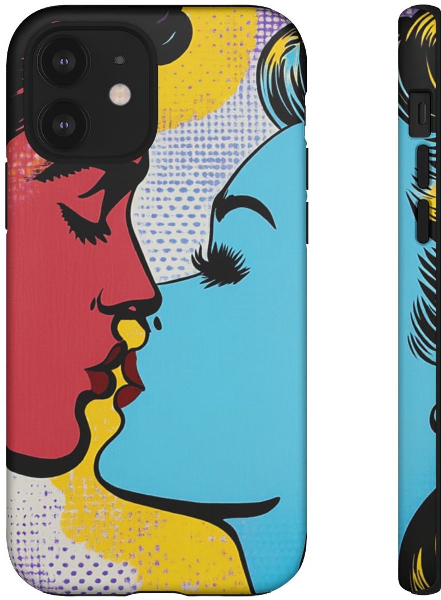 Kussend Stel in Popart – Telefoonhoesje Geschikt voor iPhone 12