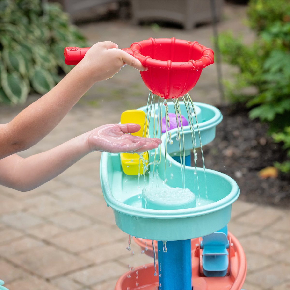 Step2 Double Spin & Showers Watertafel – Inclusief speelballen, zeediertjes en wateraccessoires – Waterspeelgoed voor kind – Activiteitentafel met water voor de tuin / buiten — afbeelding 2