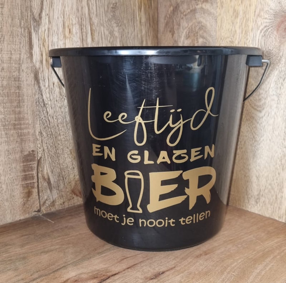 Cadeau emmer - Leeftijd en glazen bier moet je niet tellen - Bouwemmer 12 Liter