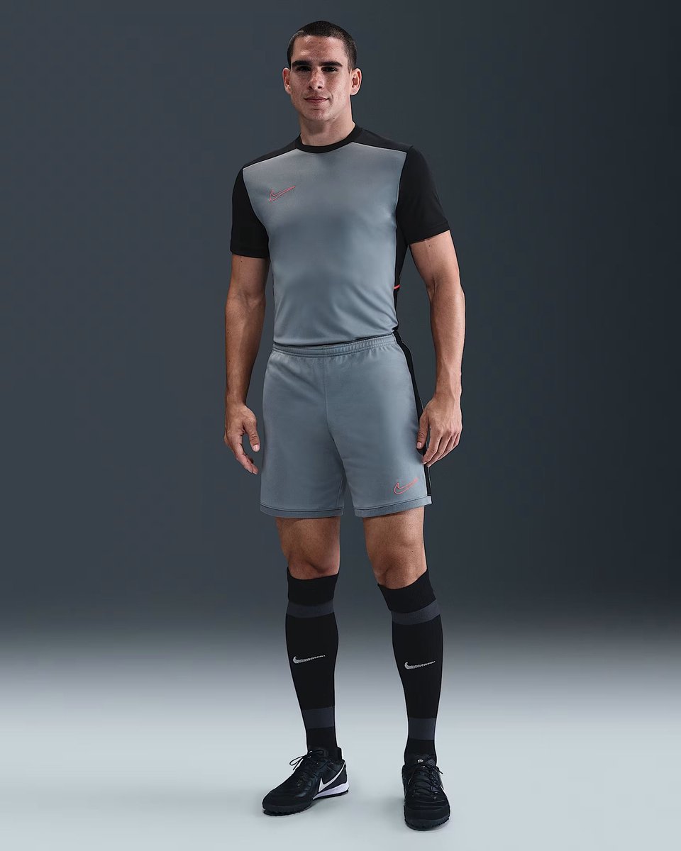 NIKE - academy men's dri-fit soccer shorts - Voetbalbroek heren - Zwart
