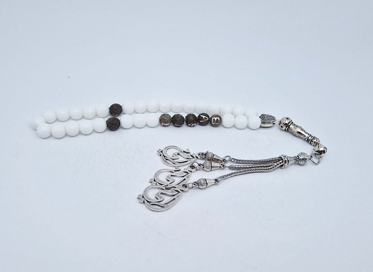 Handgemaakte naam tasbih 33 Kralen Natuursteen “Witte agaat” - met metaal tassel- Met je naam of de naam van uw geliefde- 8 mm diameter van de korrel