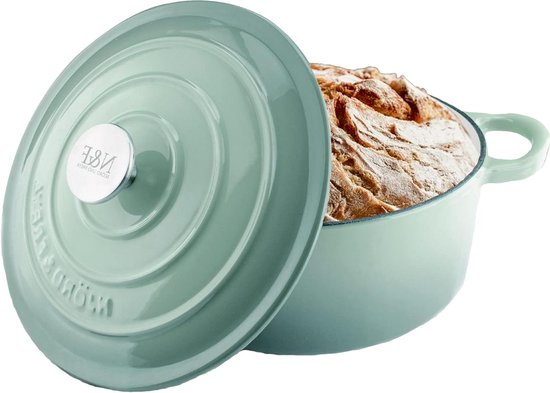 Foto: Baking dish casserole with lid enamelled coating suitable for all types of stoves and induction 24 cm diameter