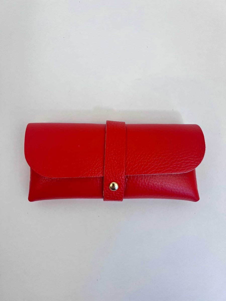 Zonnebrilhoes Rood | Red Mat - Echt leer 100% - 16 x 8 cm - Accessoire - Zonnebril - Modern - Hip - Trendy - Trendsetter Wauw - Fashion Trending Handig Gadget - Sunglasses Wallet - Zon - Lente Zomer - Accessoires - Dames - Heren - Kinderen - Vrouw