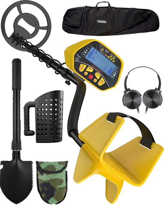 Gele Odessey metaaldetector met zwarte accessoires: schep, zeef, hoofdtelefoon en draagtas.