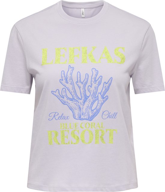 T-shirt lilas avec imprimé corail bleu et texte jaune 'LEFKAS RELAX BLUE CORAL RESORT'.