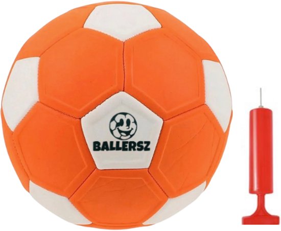 Realistische Sportbal 3dapparatuur Voor Voetbal Geïsoleerde Ronde Vorm Met Geometrische