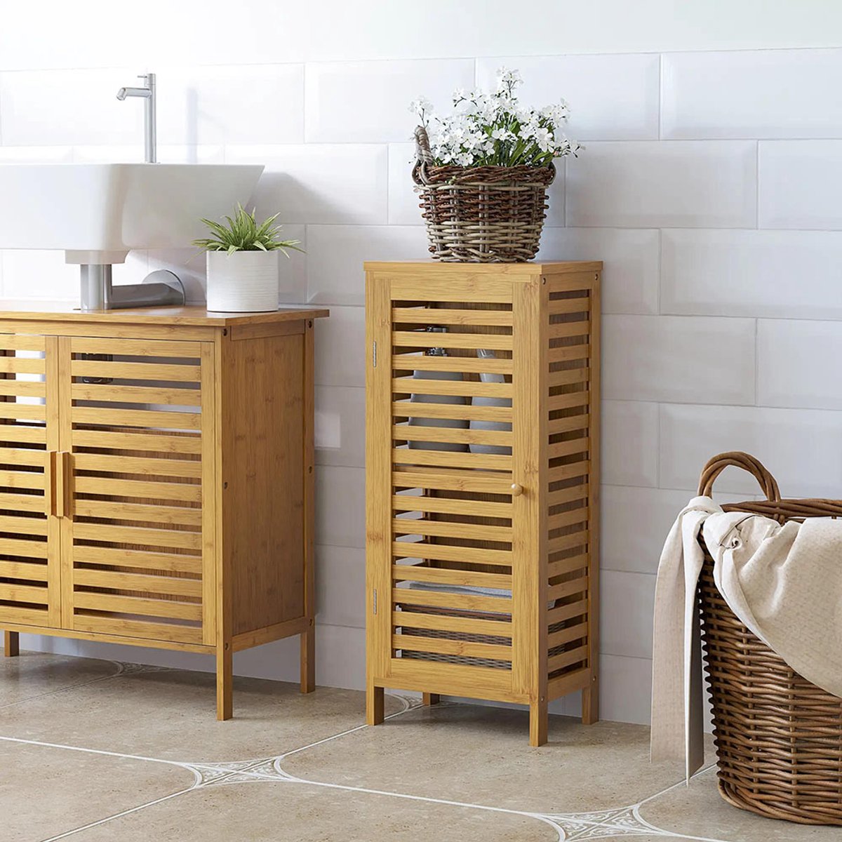 Sweiko Badkamerkast - Lamellendeur - Verstelbare planken - Bamboe - 30x19.9x70 cm