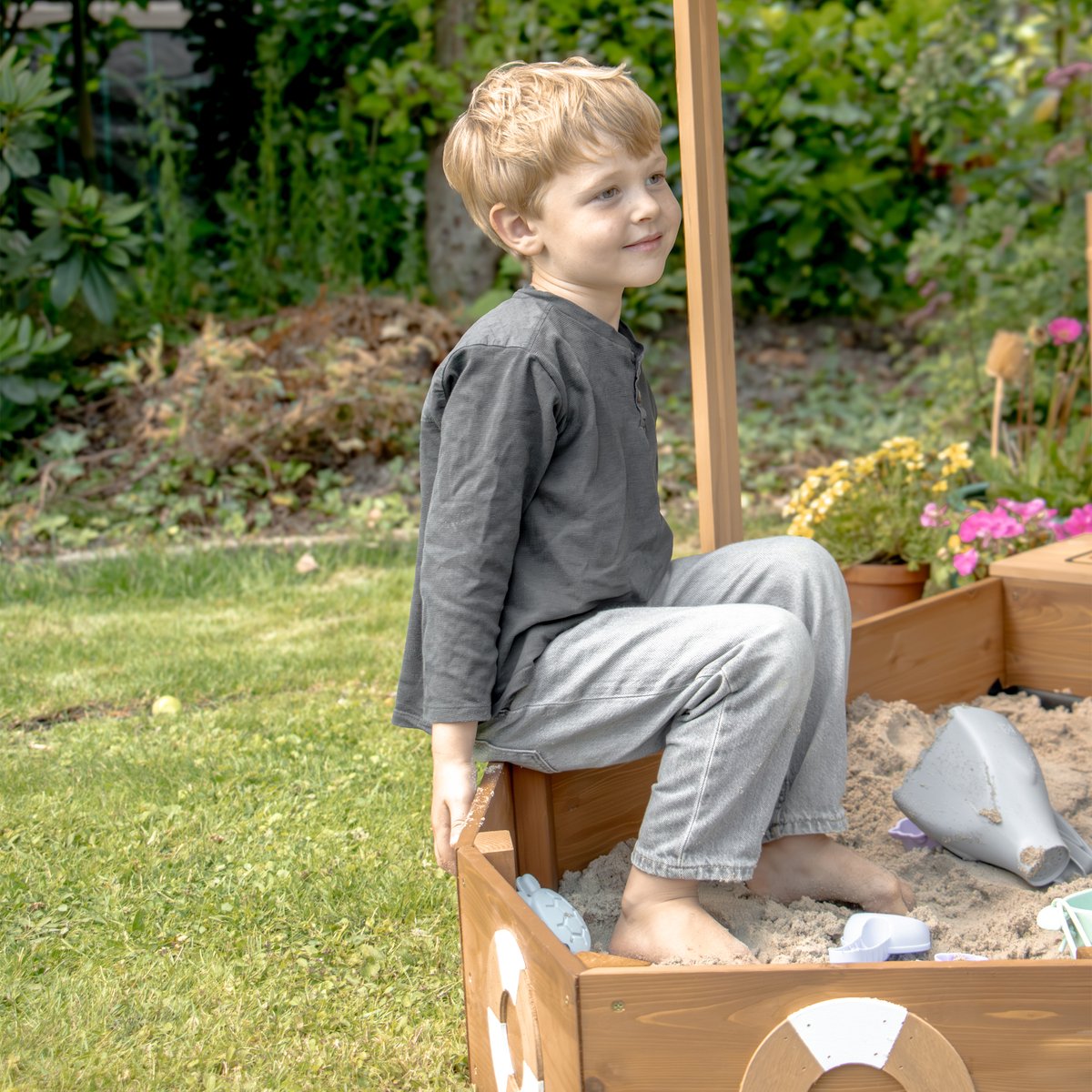 AXI Dora Boot zandbak met speelkeuken en dak (UV50) 160 x 100 cm Antraciet/bruin – Met krijtbord en opbergruimte - Inclusief gronddoek - 10 jaar garantie! — afbeelding 9