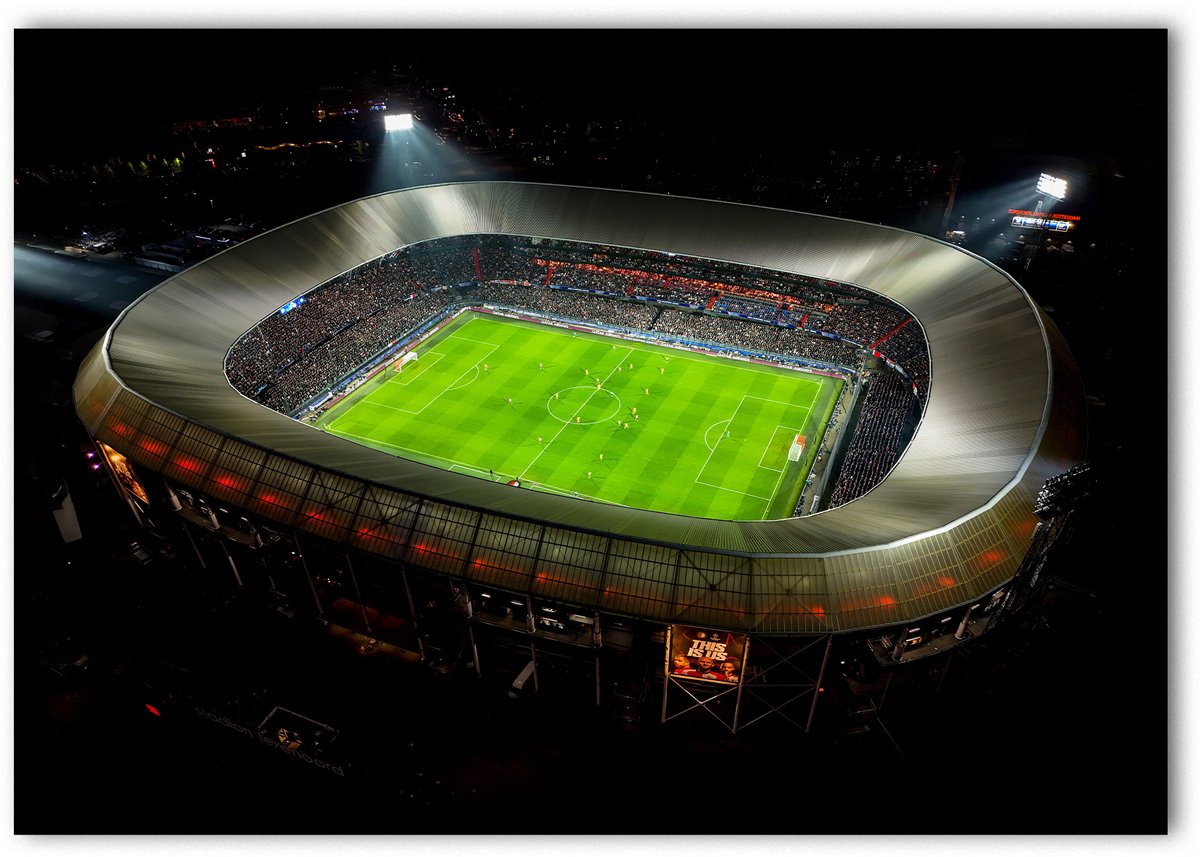 Schilderij Woonkamer - Canvas Schilderij - Stadion Feijenoord De Kuip Rotterdam No3 - 75 x 100 cm