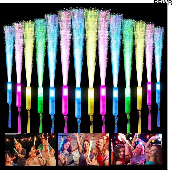 Rij van 36 LED lichtstaven in regenboogkleuren, met foto's van mensen die ze gebruiken op feestjes.