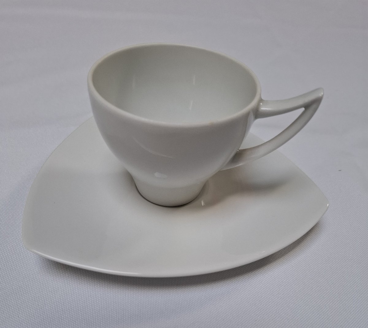Chodziez Koliber 6 mokkatas 0,10 cl en o/tas 14,5 cm driehoekig porselein