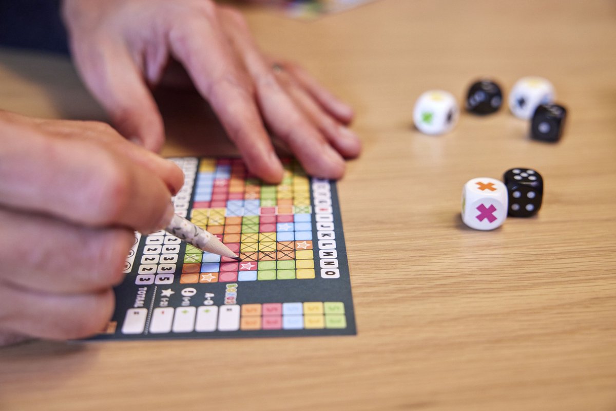 999 Games - Keer op Keer - Dobbelspel - Hét dobbelspel voor het hele gezin - Gezelschapsspel - Familiespel - Educatief spel - Klein cadeautje — afbeelding 11