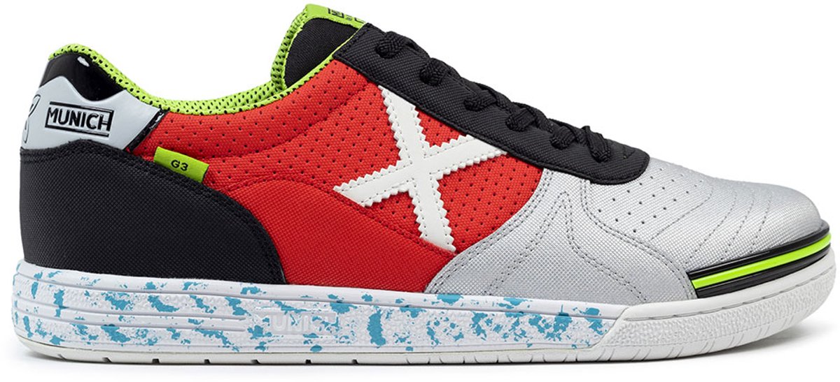 Rode Munich G-3 446 zaalschoenen voor mannen, gemaakt van synthetisch materiaal met een hoog profiel zool.