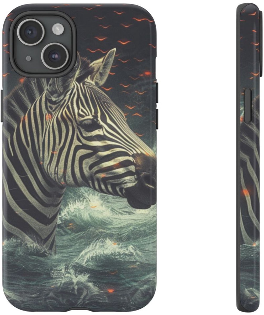 Zebra in Water met Gloeiende Vonken – Telefoonhoesje Geschikt voor iPhone 15 Plus