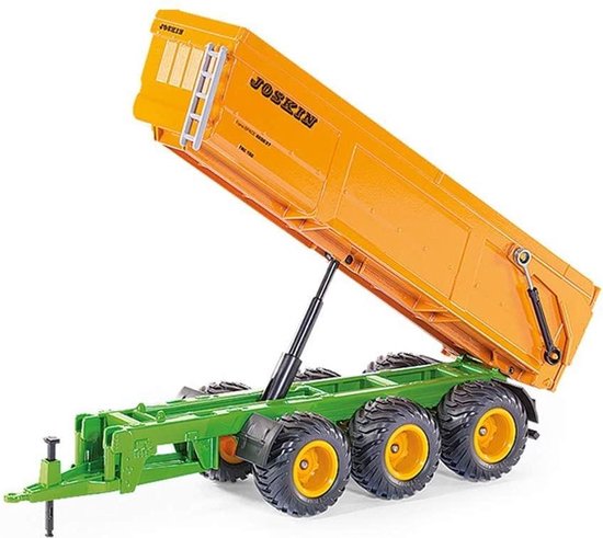 Joskin driewielige kiepwagen met oranje kantelbak omhoog gekanteld, groen onderstel met grote banden.