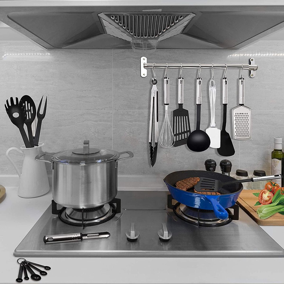 KRONENKRAFT Set d'ustensiles de cuisine de 42 pièces, accessoires de cuisine,  set de cuisson, ensemble complet d'accessoires de cuisine. accessoires  maison : : Cuisine et Maison