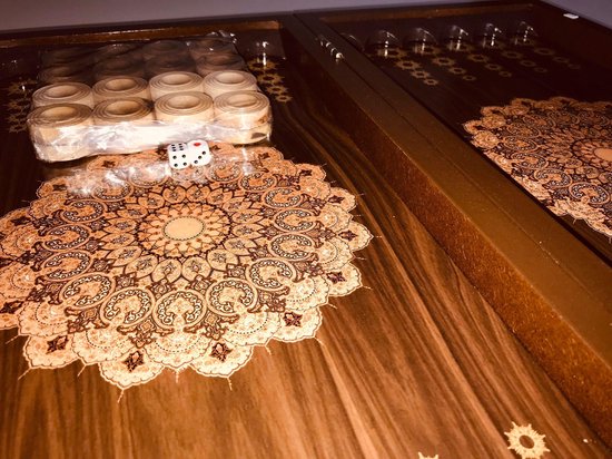 Thumbnail van een extra afbeelding van het spel Walnoot Houten Handgemaakte Perzische Backgammon, Cadeau voor verjaardag , Hoge kwaliteit Backgammon Set 47X44X7cm