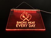 LED DISPLAY "SMOKE MEAT EVERY DAY" | 20X30X0,4CM | HANGEND | 7 KLEUREN | INCL. AFSTANDSBEDIENING