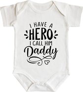 Rompertje - I have a hero i call him daddy - maat: 86/92 - korte mouw - baby - papa - romper papa - rompertjes baby - rompertjes baby met tekst - rompers - rompertjes - stuks 1 - w