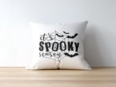 Halloween Kussen met tekst: It's Spooky Season | Halloween Decoratie | Grappige Cadeaus | Geschenk | Sierkussen