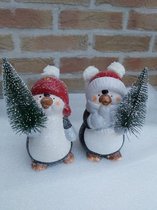 kerst pinguin 13cm hoog met kerstboom decoratief beeld winter sneeuw kerstdecoratie pinguïn
