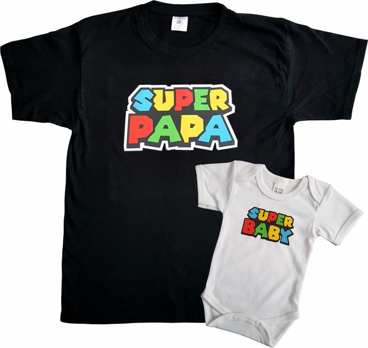 Set t-shirt en romper met "Super papa" en "Super baby" - maat t-shirt XS - maat romper 68 - vaderdag, cadeautje, kraamcadeau, grappig, geschenk, baby, tekst, gamen, games Set t-shirt en romper met "Super papa" en "Super baby" - maat t-shirt XS - maat romper 68 - vaderdag, cadeautje, kraamcadeau, grappig, geschenk, baby, tekst, gamen, games
