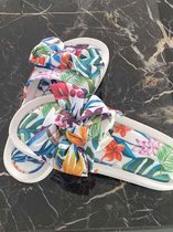 Ideal shoes-slippers-white-fullcolor-flower