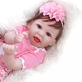 Reborn baby pop 'Charlotte' - 55 cm - Meisje met roze outfit - Met knuffel, speen en fles - Soft vinyl - Levensechte babypop
