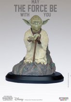 Star Wars: The Empire Strikes Back - Yoda on Dagobah 1:5 Scale Statue