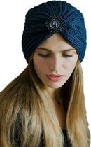 Trendy gebreide winter tulband wrap van acryl met brosche kleur blauw