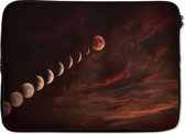 Laptophoes 13 inch - Maan - Wolken - Rood - Laptop sleeve - Binnenmaat 32x22,5 cm - Zwarte achterkant
