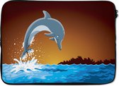 Laptophoes 13 inch - Dolfijn - Water - Zonsondergang - Laptop sleeve - Binnenmaat 32x22,5 cm - Zwarte achterkant