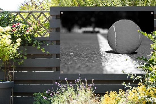 Affiche jardin - Toile Posters de jardin extérieur - Balle de tennis sur le court de tennis - noir et blanc - 120x80 cm - Jardin