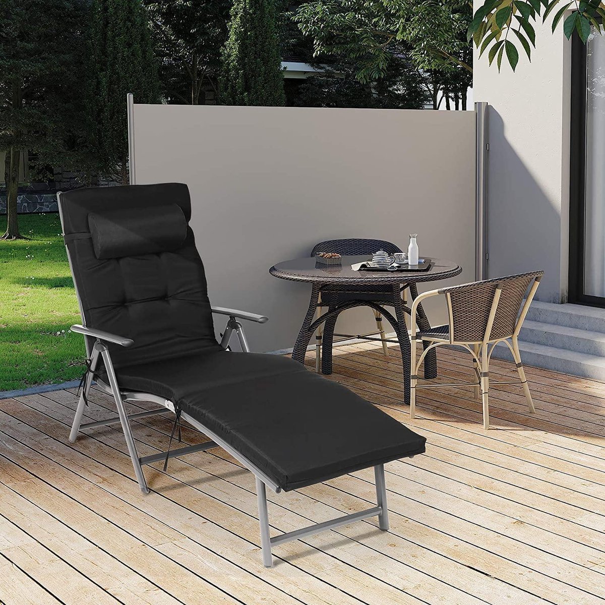 SONGMICS ligstoel, opvouwbaar, dekstoel met 6 cm dikke matras, afneembaar kussen, gemaakt van roestvrij aluminium, ademend, comfortabel, verstelbaar, belastbaar tot 150 kg, zwart GCB24BK